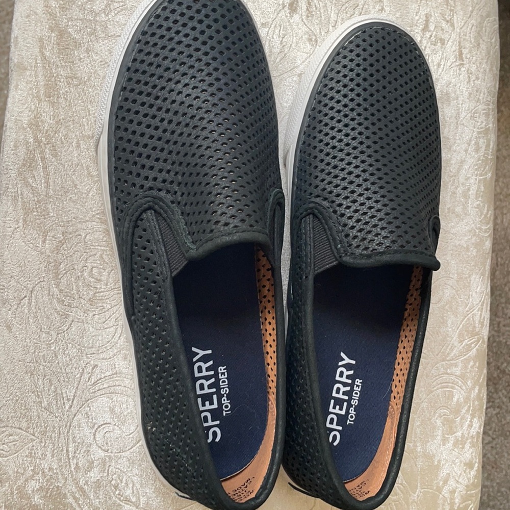 Sperry shoes gently worn